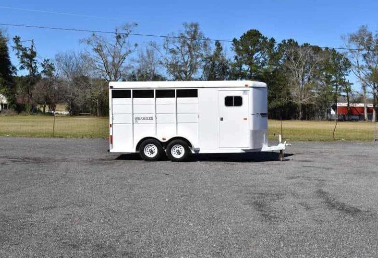 2002 Logan Coach 3HBP 3 Horse Trailer