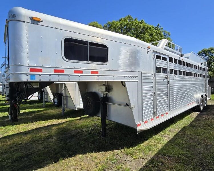 2006 C&C 4 Horse Gooseneck Trailer
