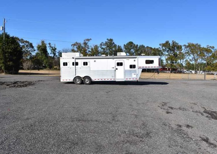 2006 Exiss 7407LQ 4 Horse Trailer with 7' Short Wall