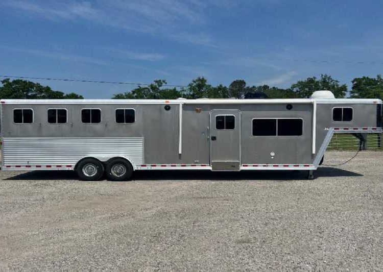 2006 Featherlite 8412LQ 4 Horse Trailer with 12' Short Wall