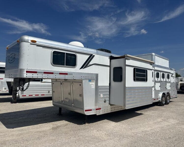 2007 4 Star 4 Horse 14' Outlaw LQ Slide Out