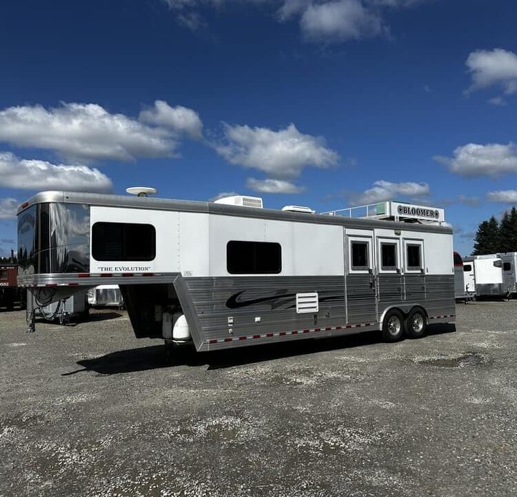 2009 Bloomer Trailers Evolution 10th Anniversary Edition 3-H 11' LQ