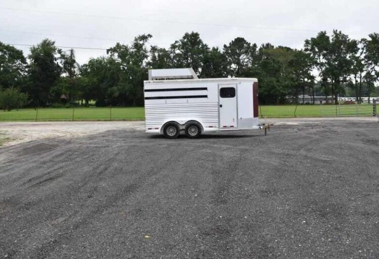 2012 CM 3HBP 3 Horse Trailer