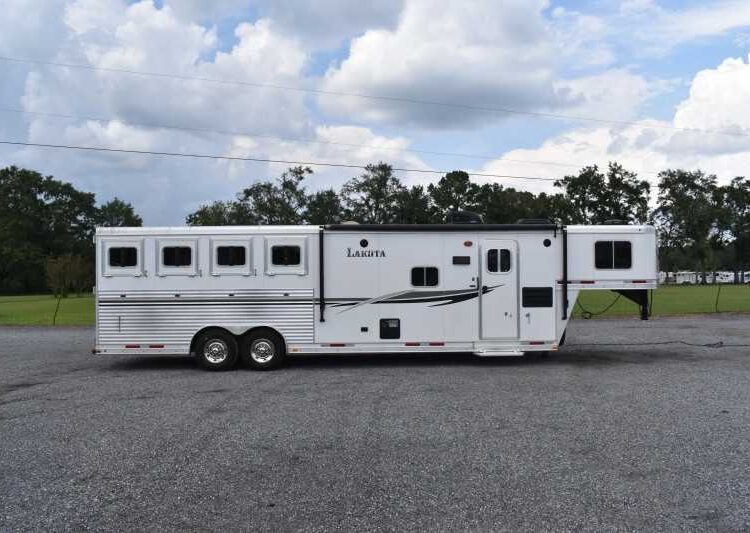 2013 Lakota Charger 8411LQ 4 Horse Trailer with 13' Short Wall
