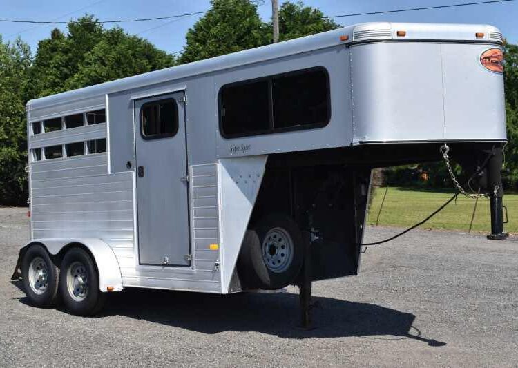 2014 Sundowner 2 Horse Gooseneck Trailer