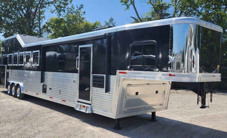 2019 Lakota Bighorn 6 Horse Side Load Trailer