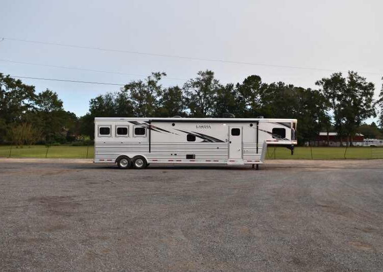 2021 Lakota BIGHORN 8316SRGLQ 3 Horse Trailer with 16' Short Wall